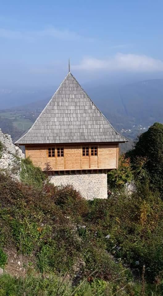 Naid Apartmani Kulen Vakuf Exterior photo