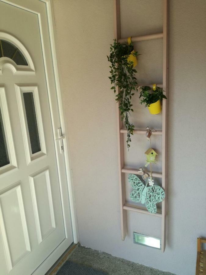 Naid Apartmani Kulen Vakuf Exterior photo